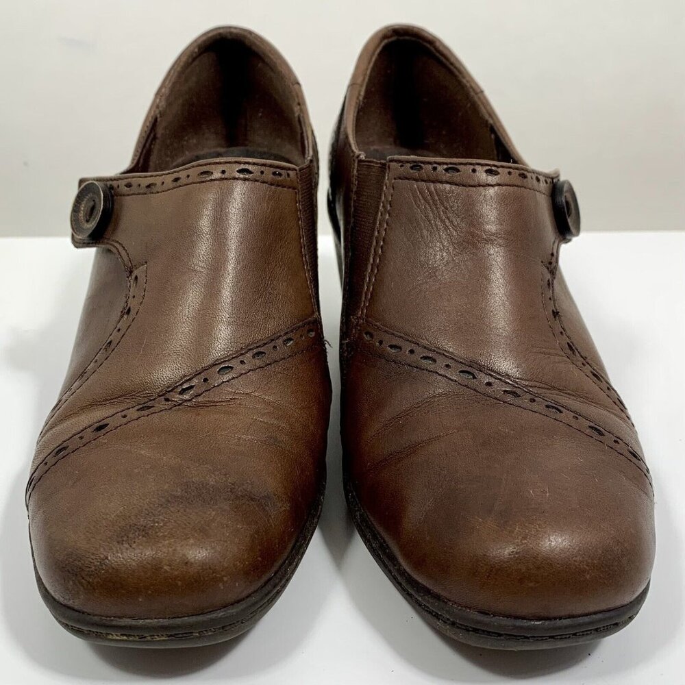 EARTH Origins Marla Brown Eyelet Leather Comfort Button Heel Clogs Size 8M